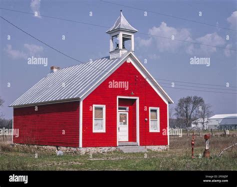 One room red american school hi-res stock photography and images - Alamy