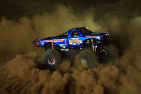 Monster Jam Wallpapers (62+ pictures) - WallpaperSet