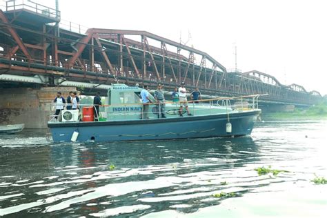 Navy boat in river Yamuna successfully completes navigability test ...