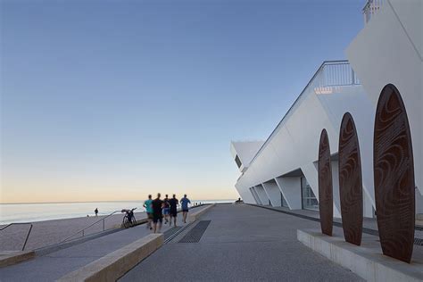 澳大利亚城市海滩冲浪俱乐部建筑设计_自由建筑报道