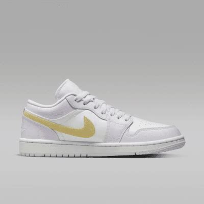 Air Jordan 1 Low Women's Shoes. Nike IN
