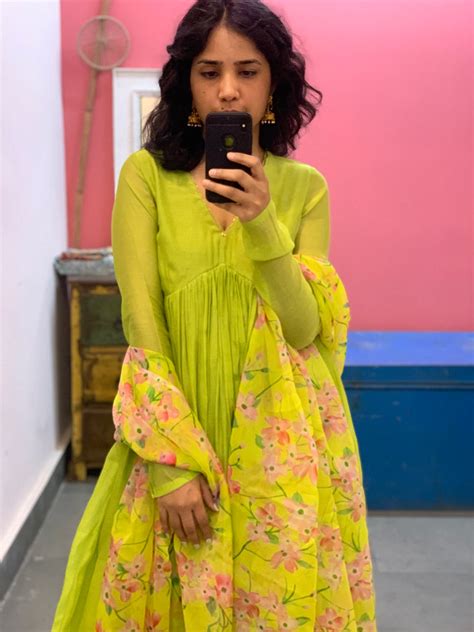 Lime green chanderi anarkali with churi sleeves Set of 3 – Hasli India