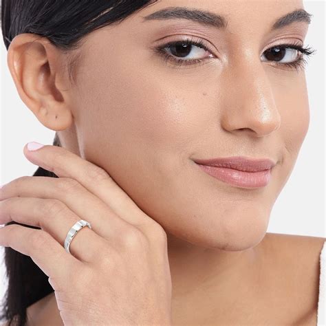 Zavya 925 Sterling Silver Ring - Valentine's Gift