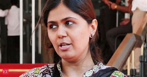 Got threat calls after complaining against Pankaja Munde: Sachin Sawant ...