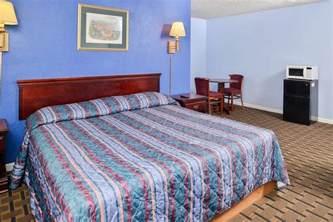 BRADBURY INN (Big Spring) - Motel Reviews, Photos, Rate Comparison ...