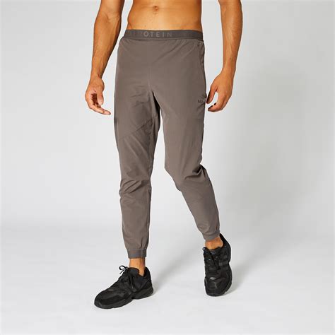 Men's Slim Fit Joggers | Skinny Joggers For Men | Myprotein UK
