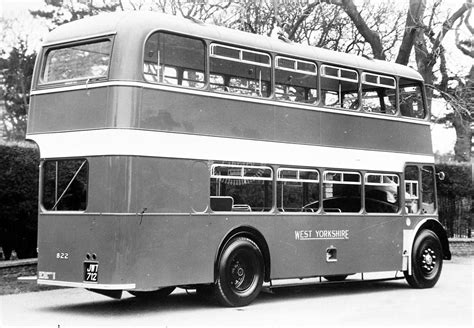 The Transport Library | West Yorkshire Bristol LDX 822 JWT712 at rear ...