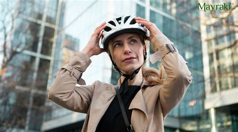 How to Prevent Dandruff When Wearing Hats or Helmets - MAYRAKI