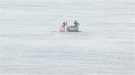 Delhi: Woman jumps into Yamuna river from Signature Bridge; rescue ...