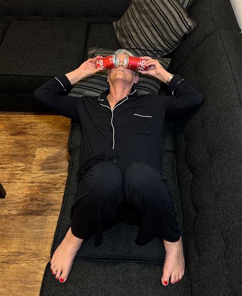 The best Jamie Lee Curtis feet pictures 🤩