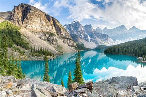 The Natural Wonders and Parks Every Tourist Must Visit in Canada