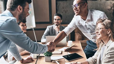 What Is a Stakeholder? Definitions, Types & Examples - ProjectManager