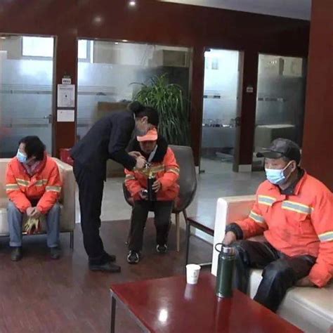 许昌处理13名抗疫不力党员干部，其中1人被责令辞职_新华报业网