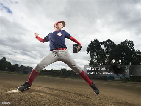Baseball Pitcher Throwing 的图像结果