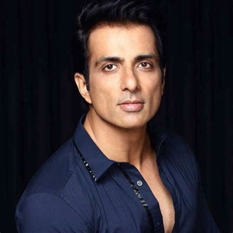 A little fan asks Sonu Sood to send her mother to her nani's place, and ...