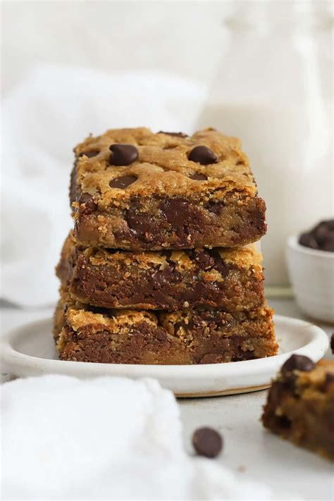 Gluten-Free Chocolate Chip Cookie Bars (EASY Recipe!)