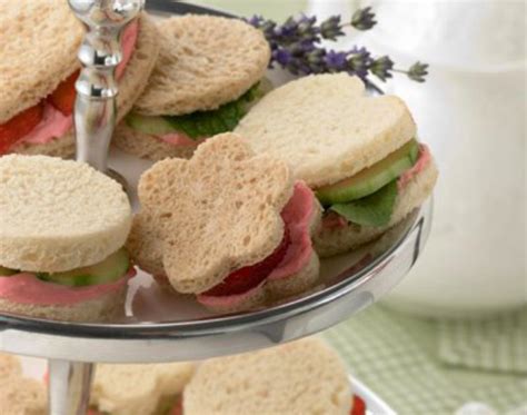 Strawberry Tea Sandwiches | Official NESQUIK®