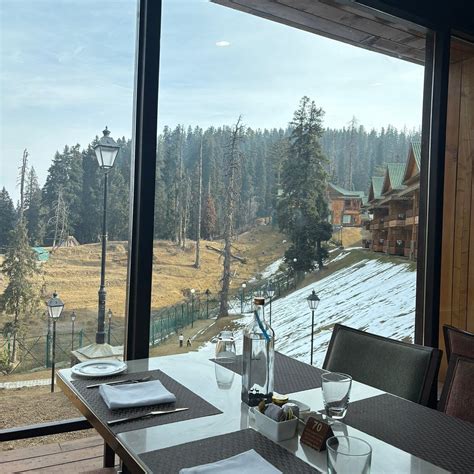 THE KHYBER HIMALAYAN RESORT & SPA (Gulmarg, Kashmir) - Resort Reviews ...