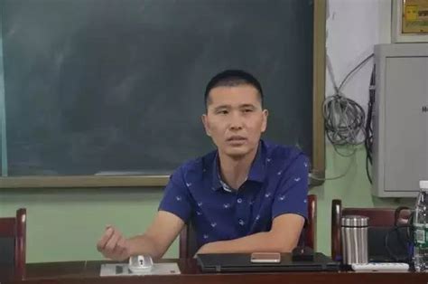万荣县实验中学召开2017年暑期教师全员培训暨第二届教代会代表选举大会