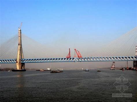 安徽铜陵：G3铜陵长江公铁大桥建设正酣