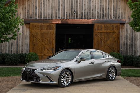 2019 Lexus ES 350 First Drive Review | Automobile Magazine
