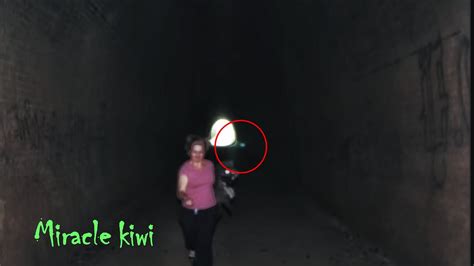 揭秘秦岭隧道灵异事件,据传过隧道的乘客遭到神秘生物拍打头部