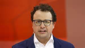 (L-R): Anthropic Co-founder and CEO Dario Amodei, US Defense Secretary Pete Hegseth.