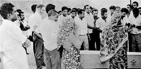 ഒമാൻ സൈന്യത്തിലെ ബ്രിട്ടീഷ് പട്ടാളക്കാരുടെ സെമിത്തേരി... അവിടെ ഒരു ...