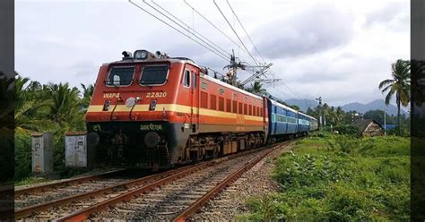 ரயிலில் பயணிப்பவர்கள் கவனத்திற்கு.. 13 எக்ஸ்பிரஸ் ரயில்கள் ரத்து.. 2 ...