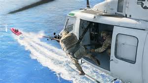How US helicopter pilots catch illegal boats during high speed chase