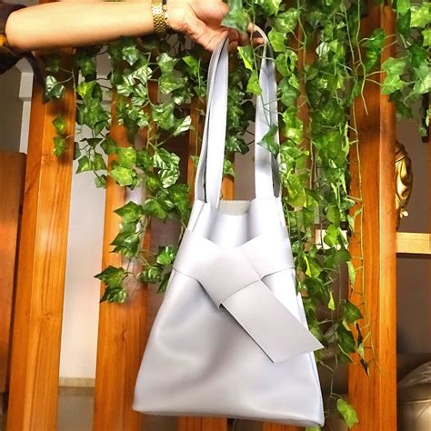 Get Cut-Out Belt Tote at ₹ 999 | LBB Shop