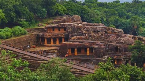 World Cave Temples: Most impressive cave temples from around the world ...