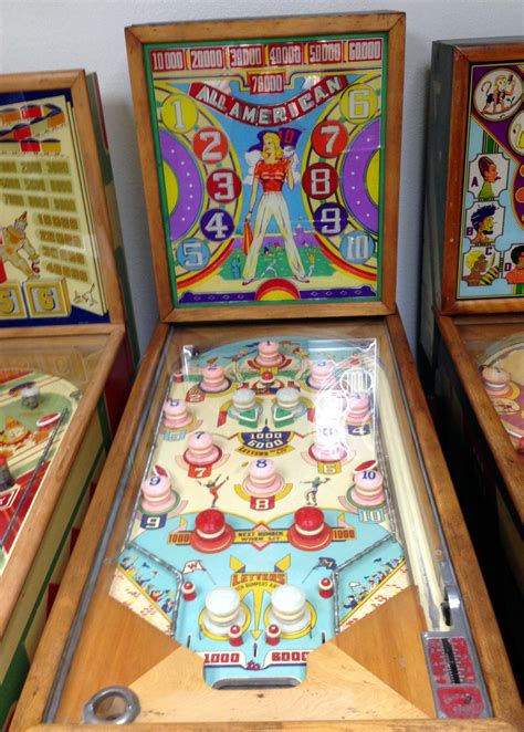 Vintage Chicago Coin Pinball Machine