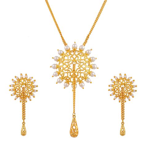 Nazakat Aara Necklace Set – VOYLLA