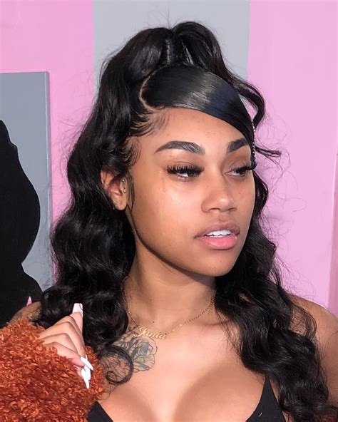 JaniaMeshell💜 on Instagram: “🐻| stylist @honeyshairbox hair ...