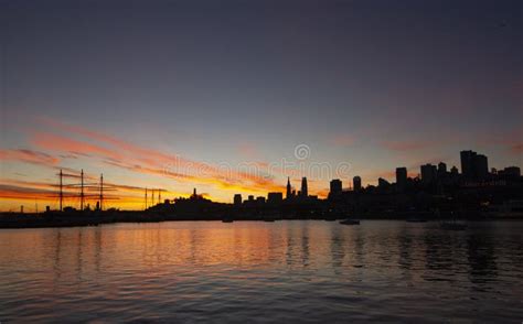 San Francisco Sunrise Skyline Editorial Stock Photo - Image of sunset ...
