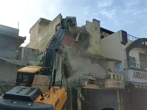 MP: District administration removes illegal structures in Ujjain's ...