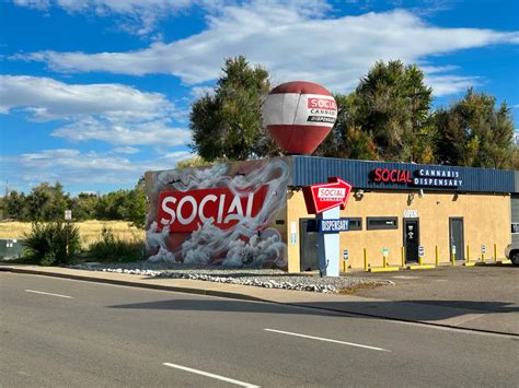 Heavyweight Heads - Social Cannabis Dispensary