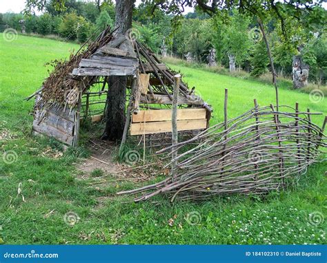 DIY Tree Hut 的图像结果