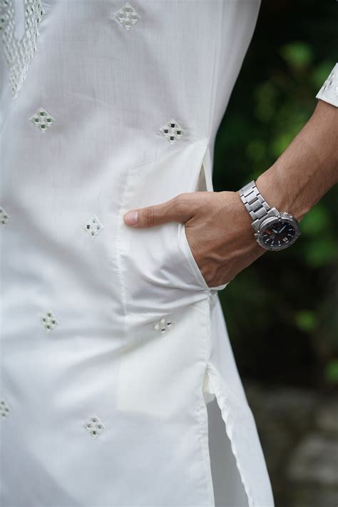 White Festive Mirror Embroidered Cotton Kurta Set for Men – Indiroop