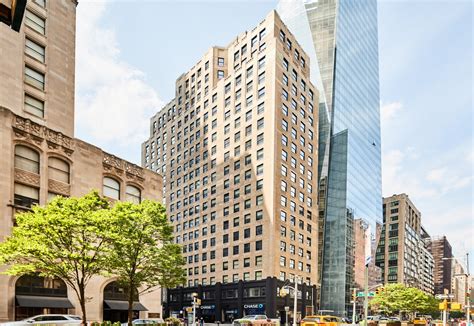 386 Park Avenue South | 13,121 RSF (Sublease) | Noah & Co