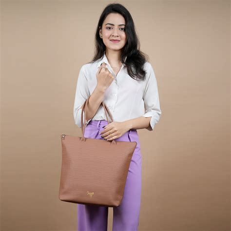 Buy Tote Bags for Women - Baggit