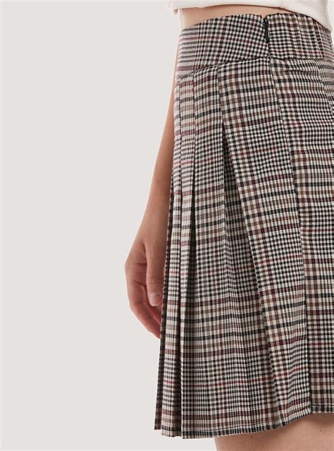 Mini plaid skirt with pleats