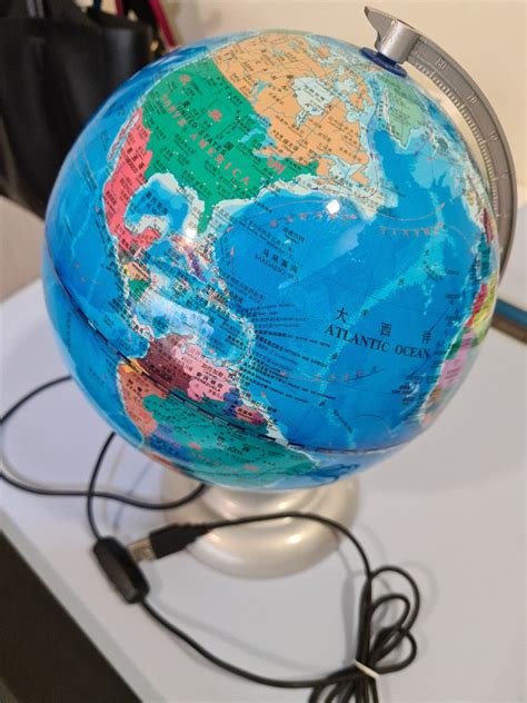 Lighted Globe 的图像结果