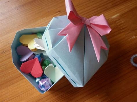 精美折纸爱心盒子 帯蝴蝶结的折纸心形盒子折法图解_百田手工圈