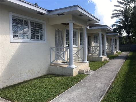 Maranatha Vacation Villas Near Fish Fry+US Embassy - Apartments for ...