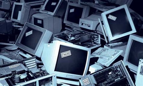 Computer Destruction 的图像结果