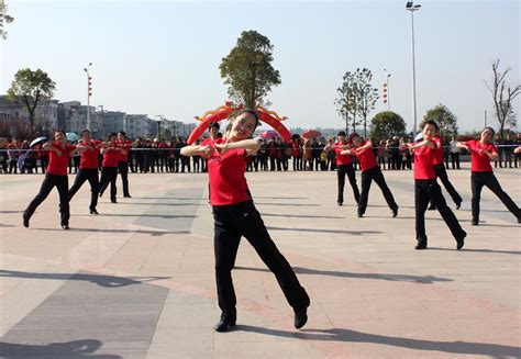 32步广场舞《中国美》动作优美，帅气大方又好看,舞蹈,广场舞,好看视频
