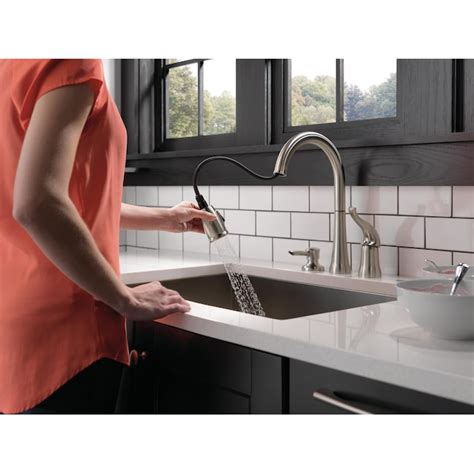 Delta Kate Stainless Single Handle Pull-down Kitchen Faucet with ...