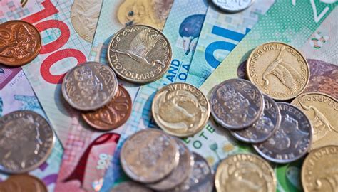 新西兰元50岁了 50年前的今天大批旧钞被扔进火炉_天维新闻频道 - Skykiwi.com
